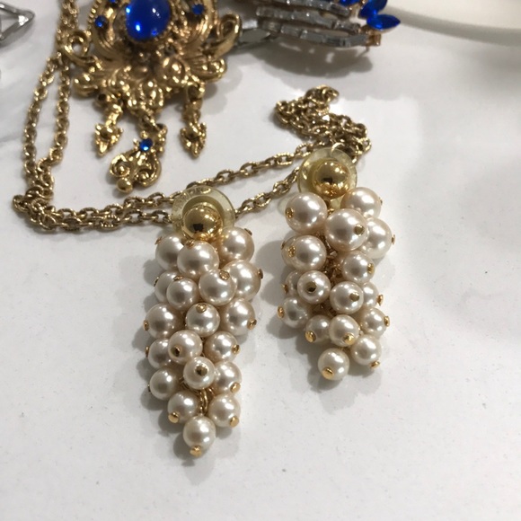 Jewelry - Beautiful pearl and gold grapevine earrings